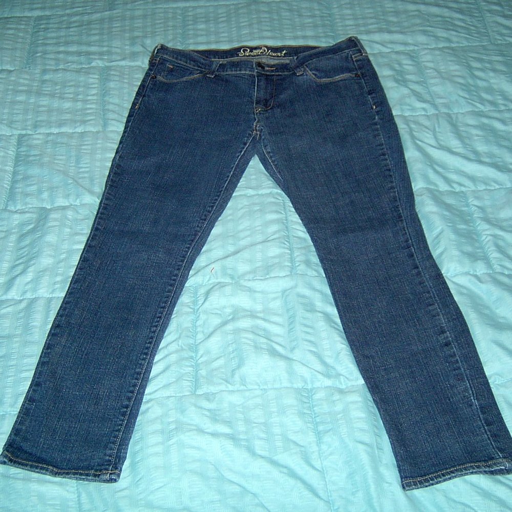 Old Navy Womens 10 Short Mid Rise Sweetheart Jeans